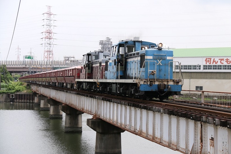 3  天白川橋梁にて　ND55210+5527　赤ホキ　その2