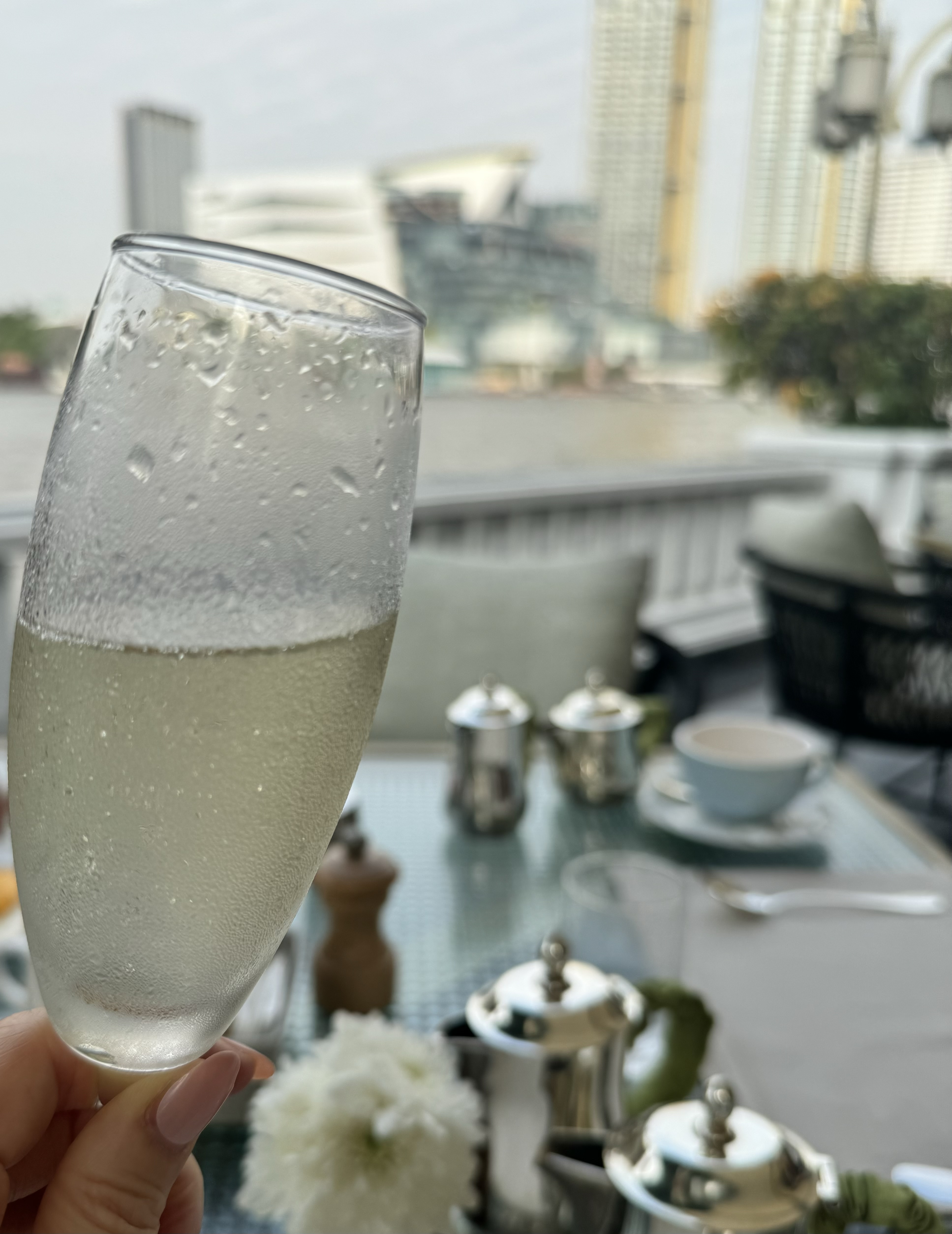 幸せな朝食 : 酒とアマモノの日々