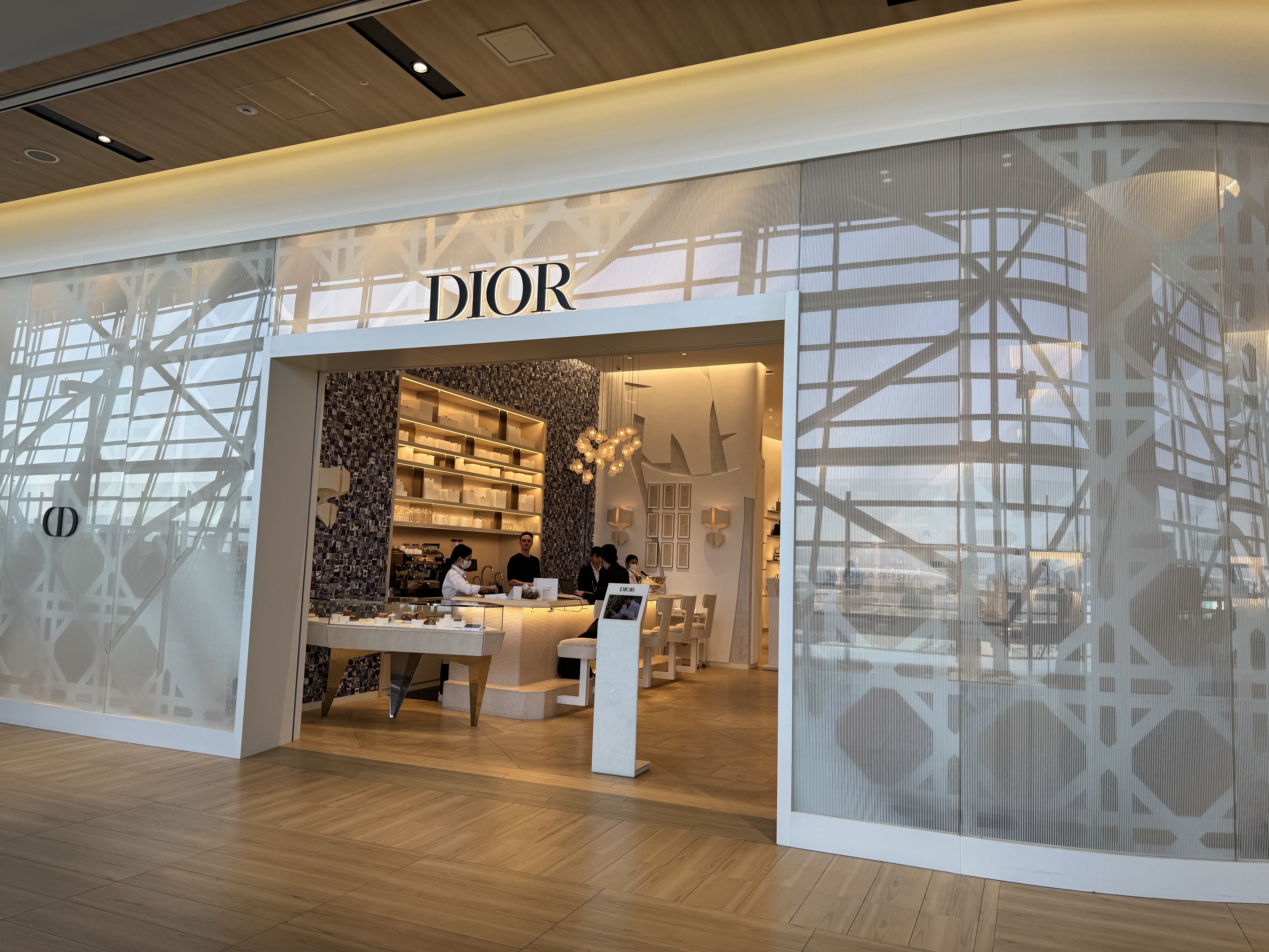 Cafe Dior : 酒とアマモノの日々