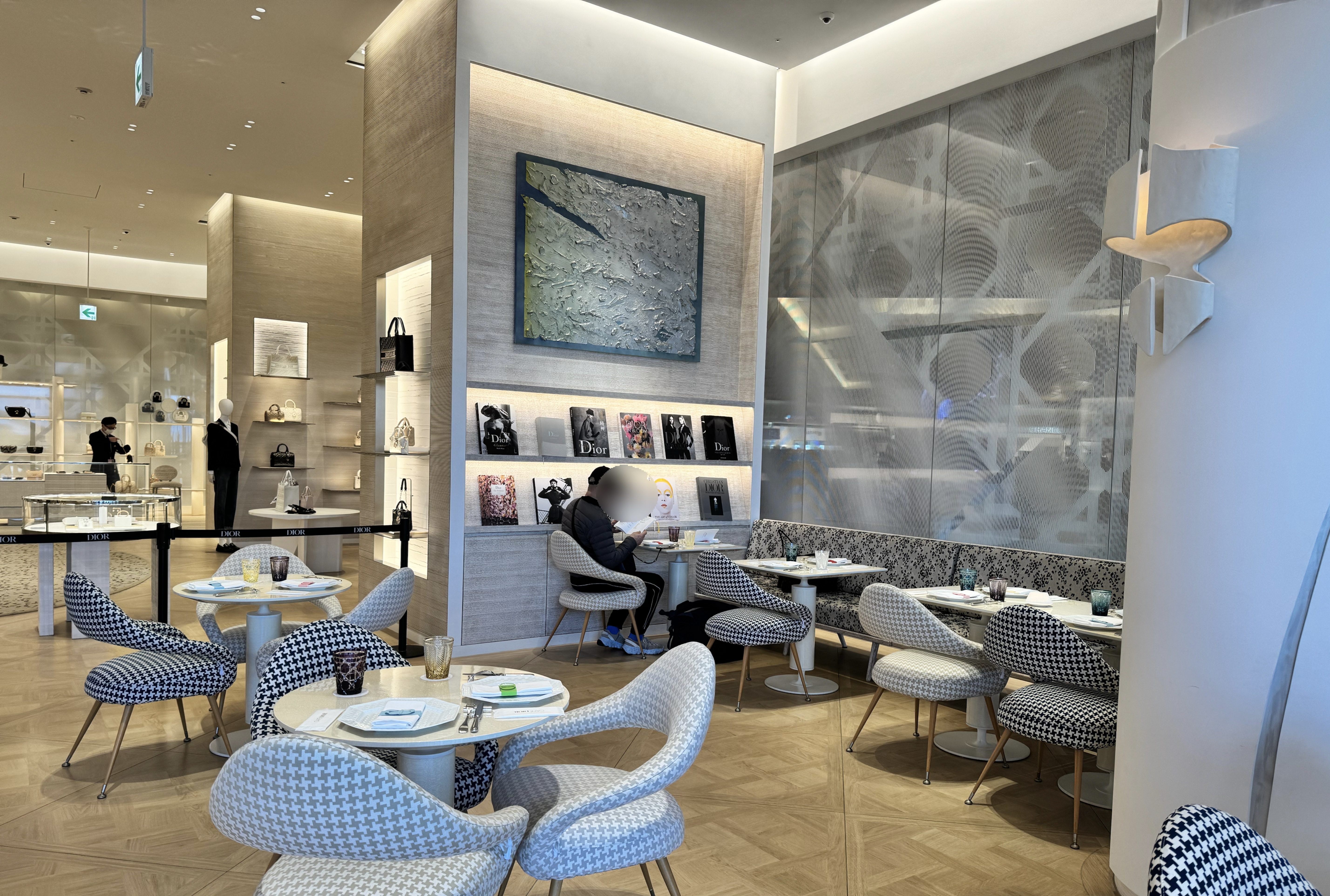 Cafe Dior : 酒とアマモノの日々