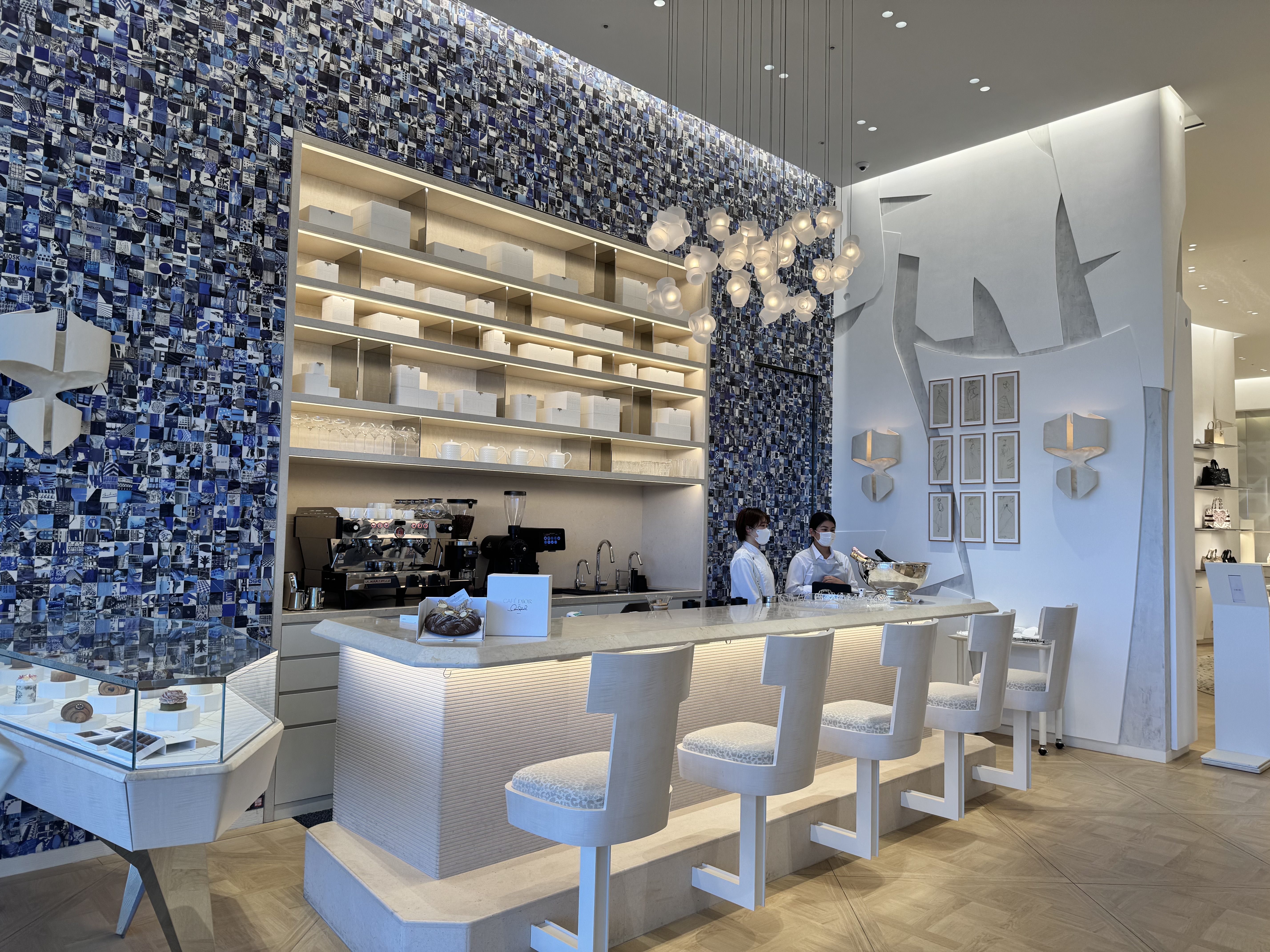 Cafe Dior : 酒とアマモノの日々