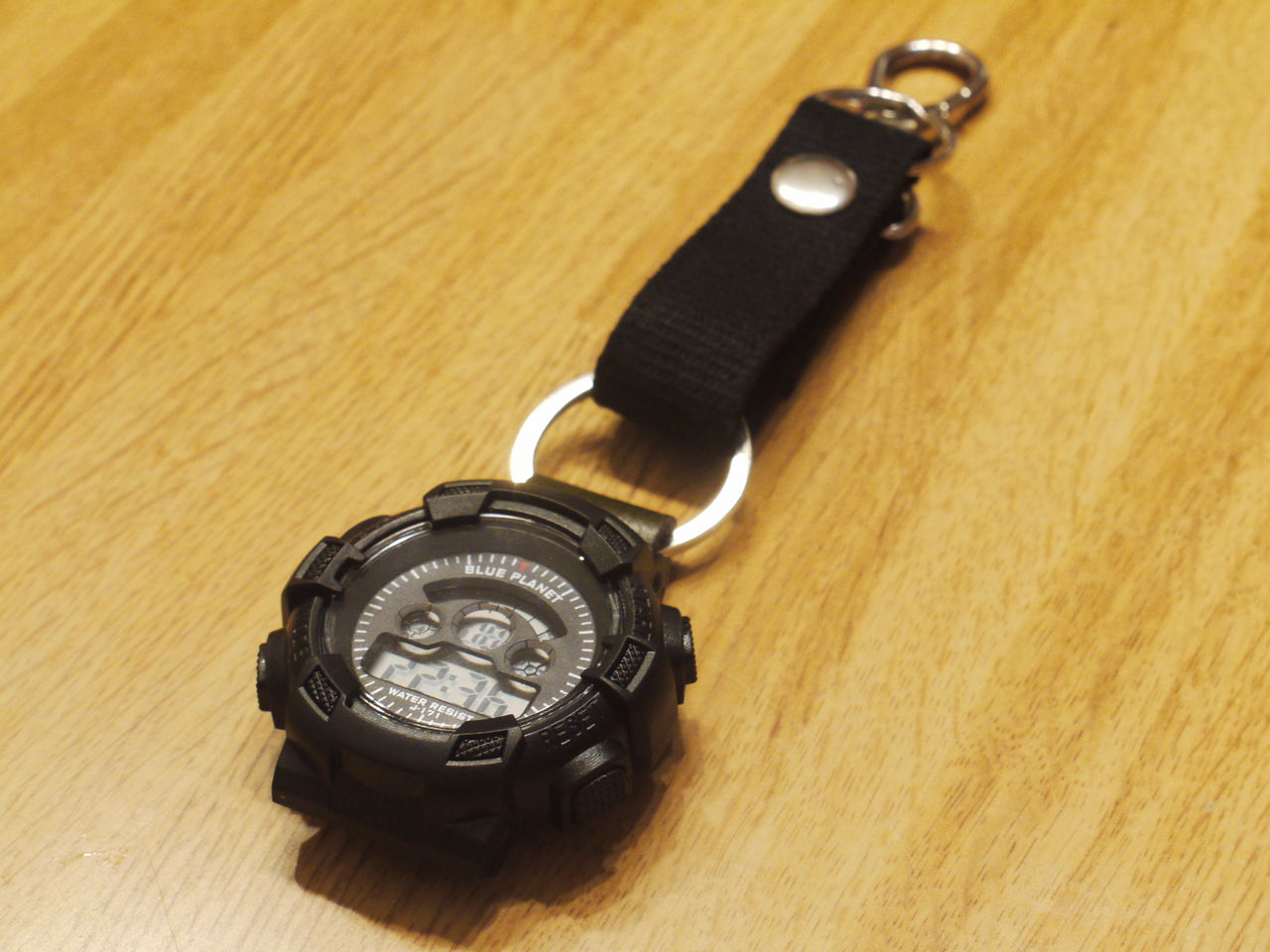 ダイソーの300円腕時計をリメイク ミニマムに生きる