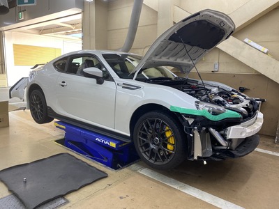 BRZにHKS スーパーチャージャーKIT取り付け : Super Autobacs