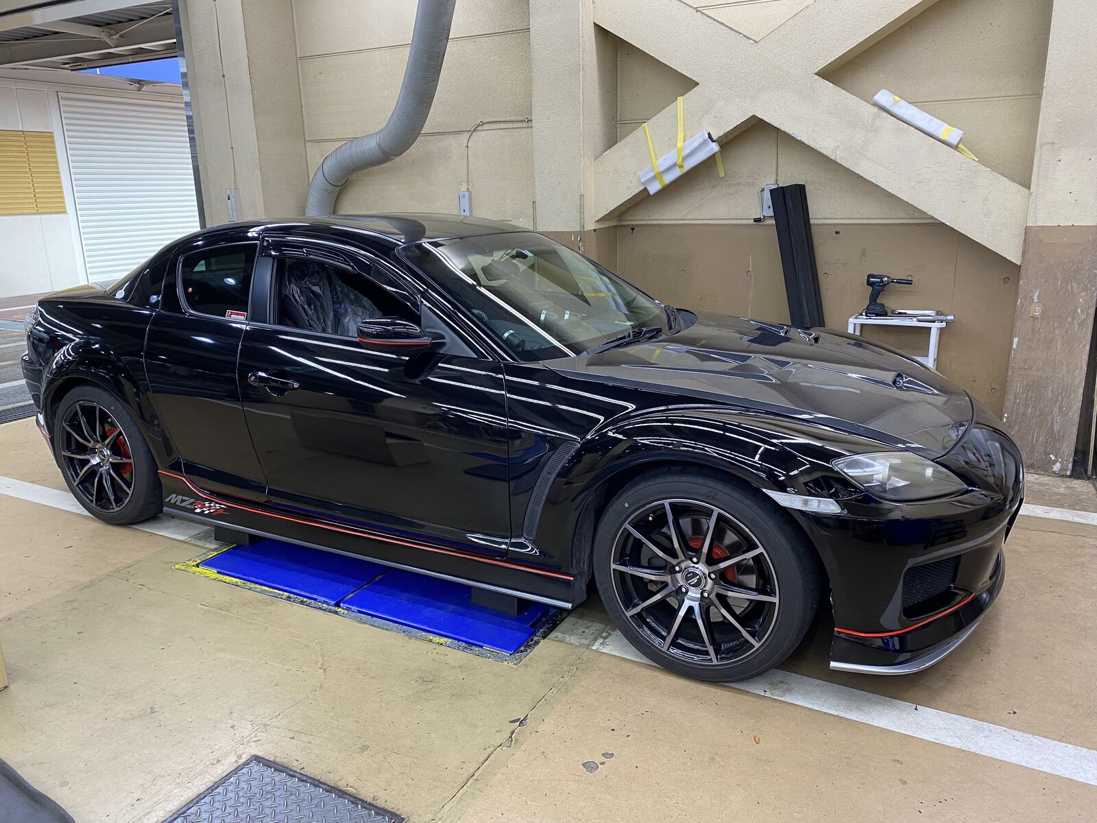 Rx 8にleg Motor Sportカーボンボンネット取り付け Super Autobacs Sunshine Kobe Tuning Blog Rx 8にleg Motor Sportカーボンボンネット取り付け Super Autobacs Sunshine Kobe Tuning Blog