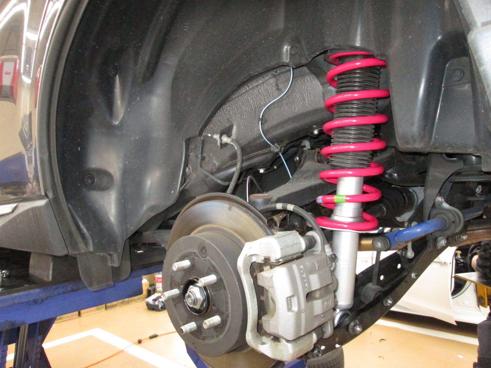 フォレスターsjgにstiダンパーkit取付 Super Autobacs Sunshine Kobe Tuning Blog