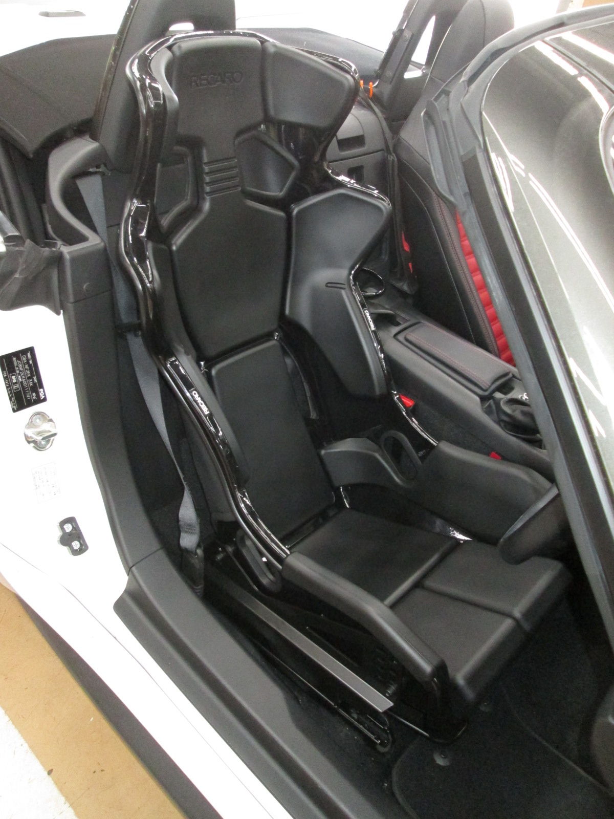 RECARO SR-7 NDロードスターかアバルト124スパイダー用のキャスター付き 