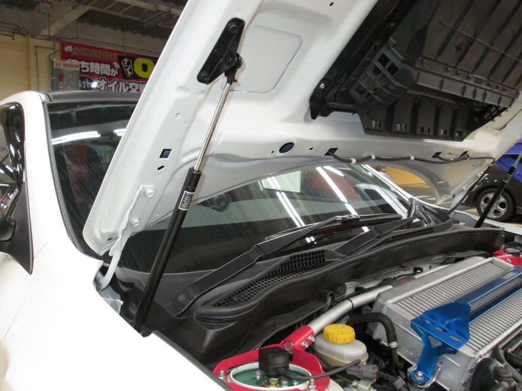 ｗｒｘ Grfのアルミボンネット交換 ルーフ ラッピング Super Autobacs Sunshine Kobe Tuning Blog