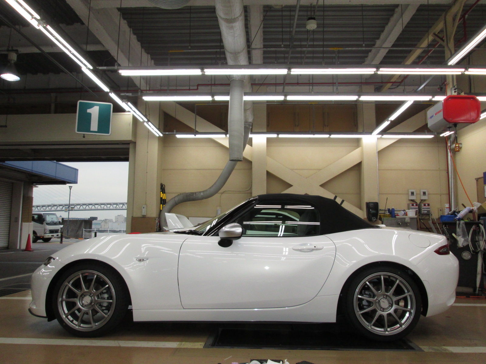 Ndロードスターに車高調 マフラーの取付 Super Autobacs Sunshine Kobe Tuning Blog Ndロードスターに車高調 マフラーの取付 Super Autobacs Sunshine Kobe Tuning Blog