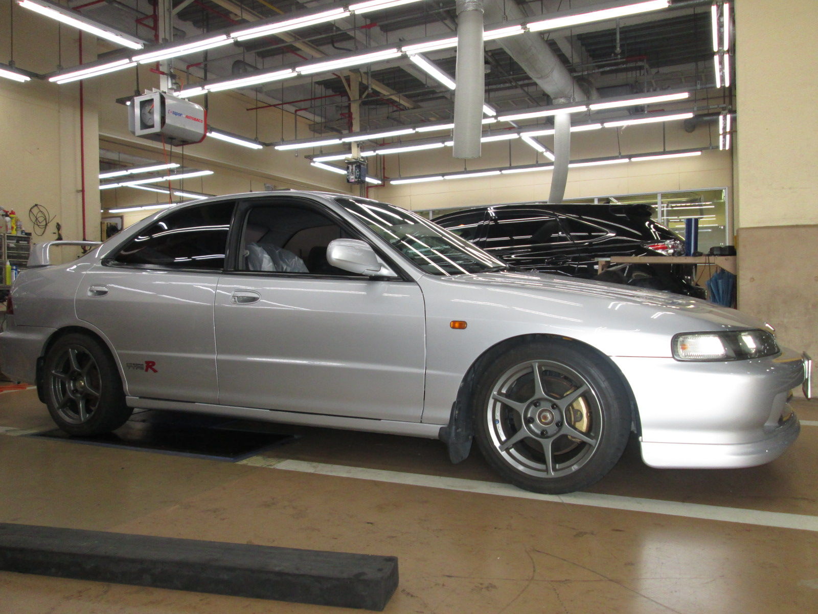 Dc2 インテグラ ｔｙｐｅ ｒ にオーリンズ車高調の取付 Super Autobacs Sunshine Kobe Tuning Blog