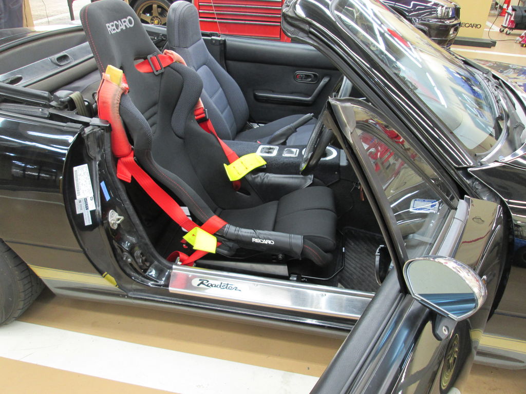 NA ロードスターにRECARO RS-G ASM : Super Autobacs sunshine KOBE 