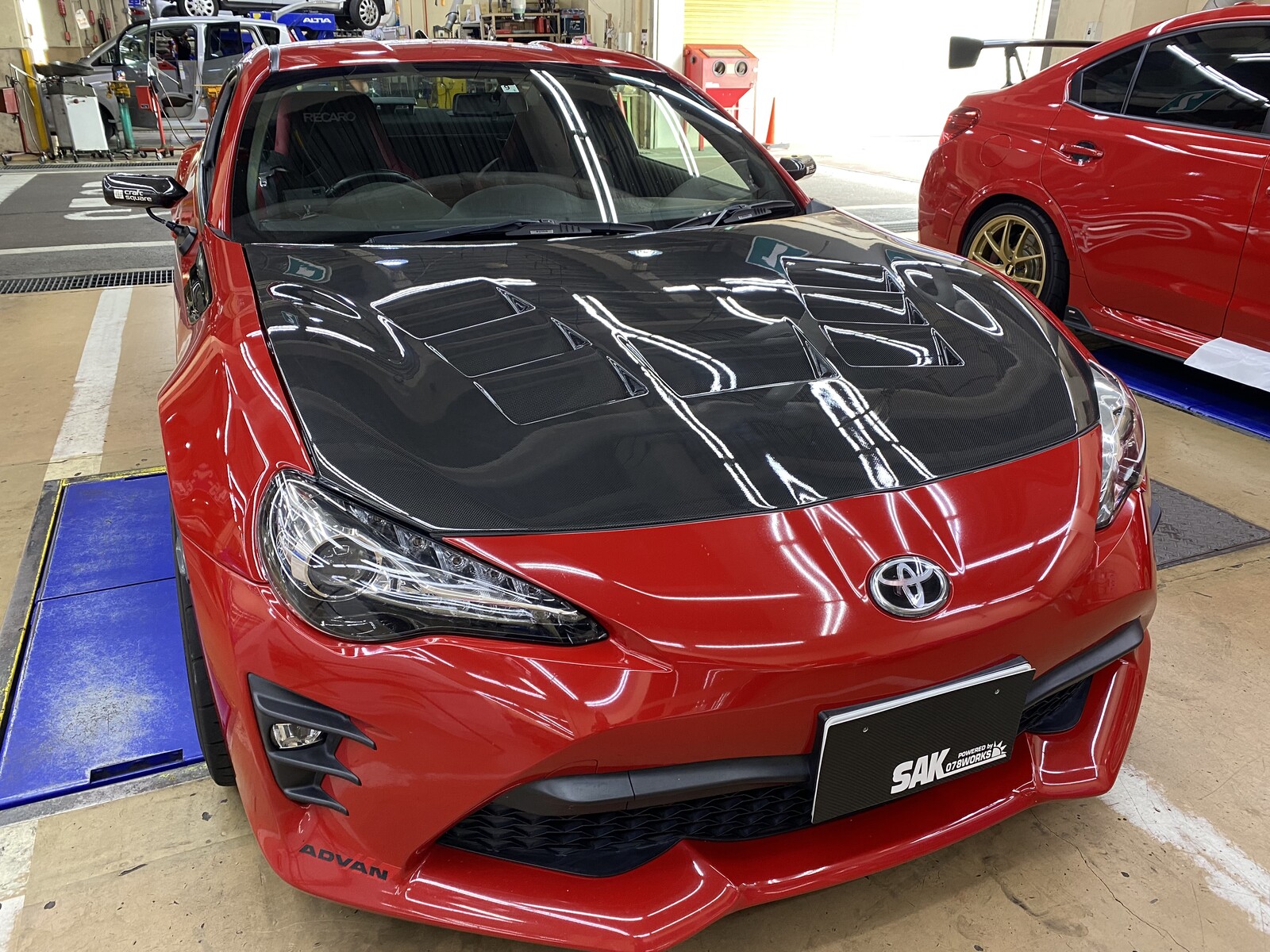 86(ZN6)にイングスカーボンボンネット取り付け : Super Autobacs 86(ZN6)にイングスカーボンボンネット取り付け : Super Autobacs