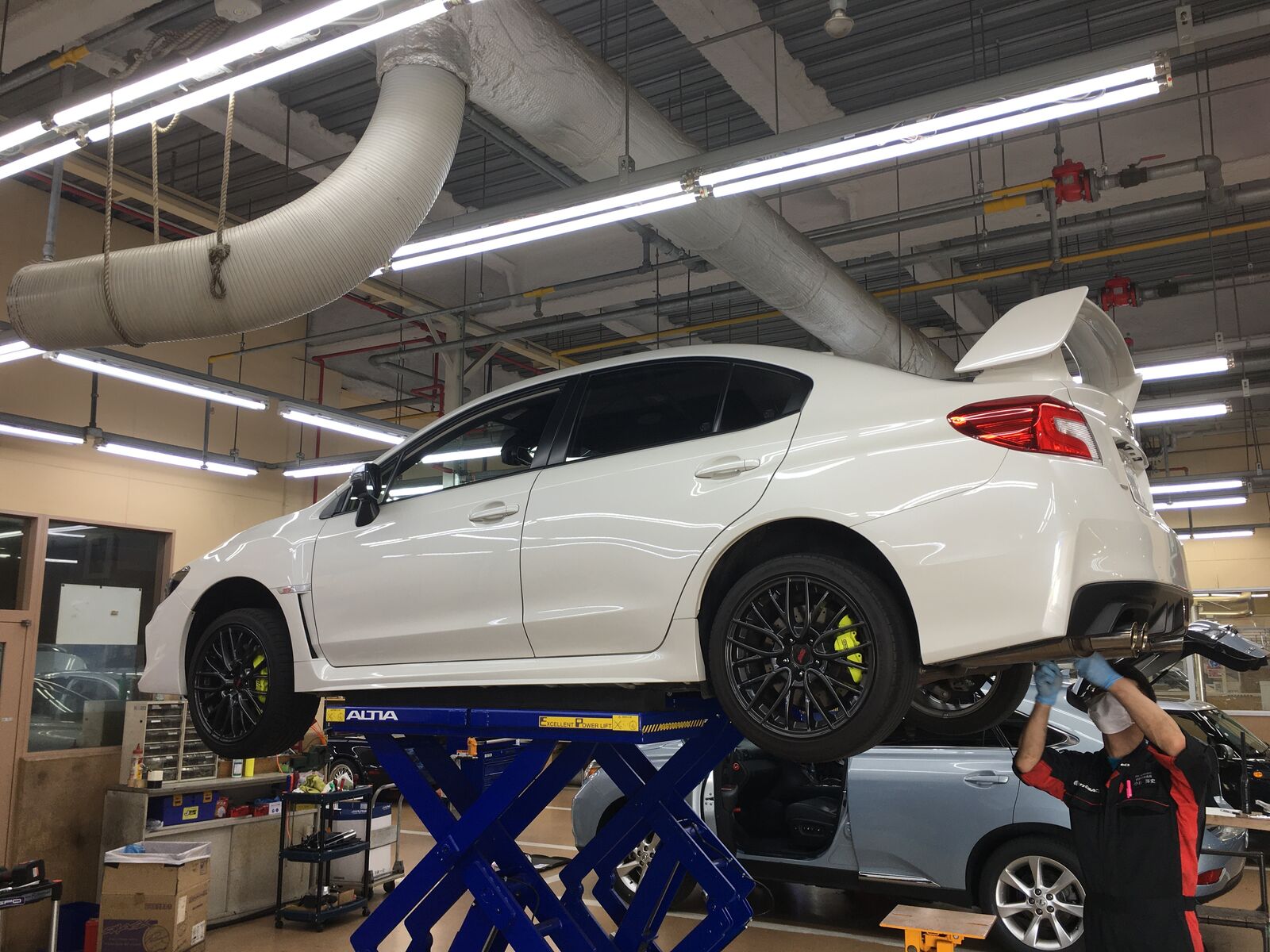 WRX(VAB)にフジツボAUTHORIZE Rマフラー取り付け : Super WRX(VAB)にフジツボAUTHORIZE Rマフラー取り付け : Super