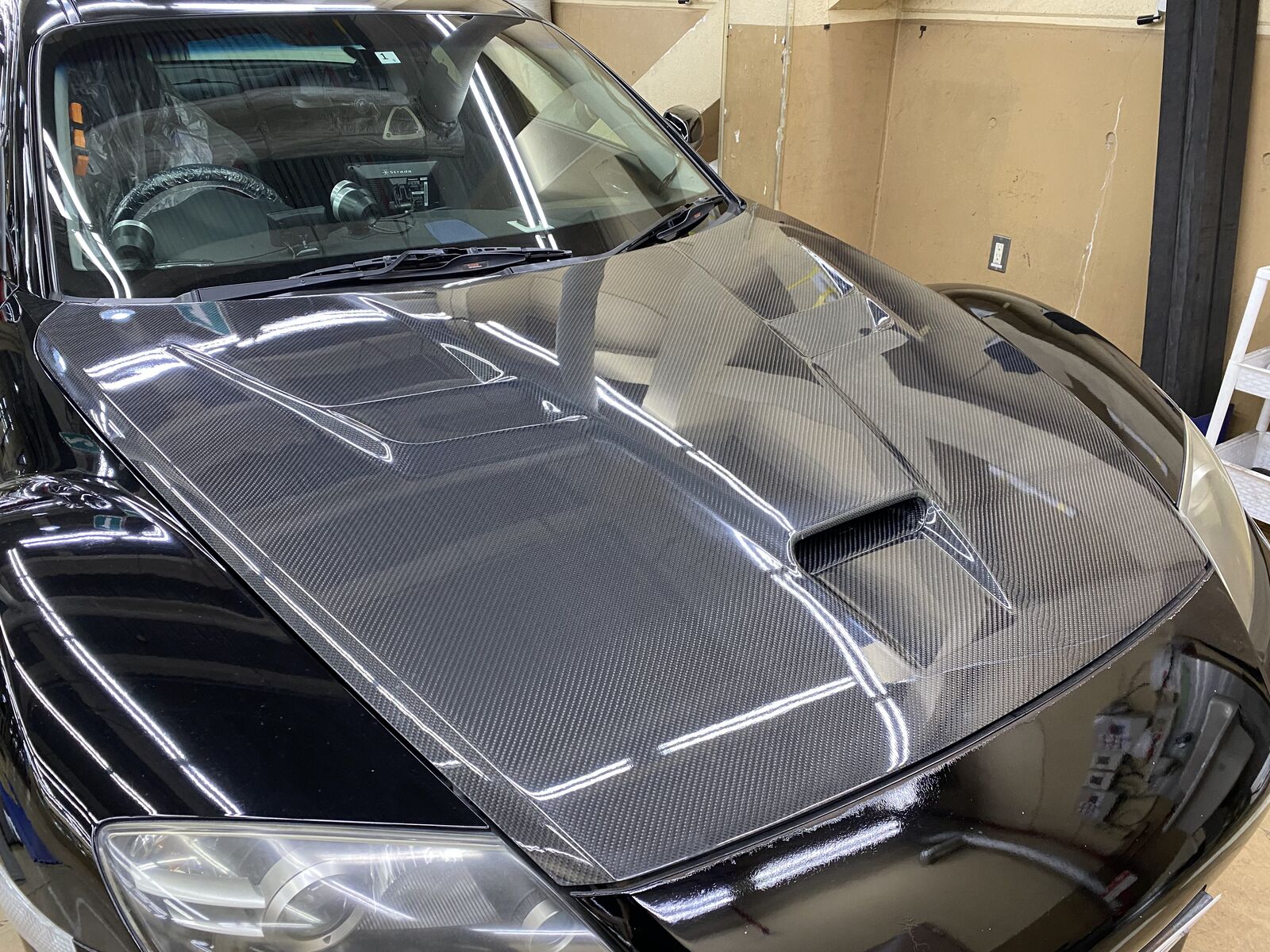 RX-8にLEG MOTOR SPORTカーボンボンネット取り付け : Super