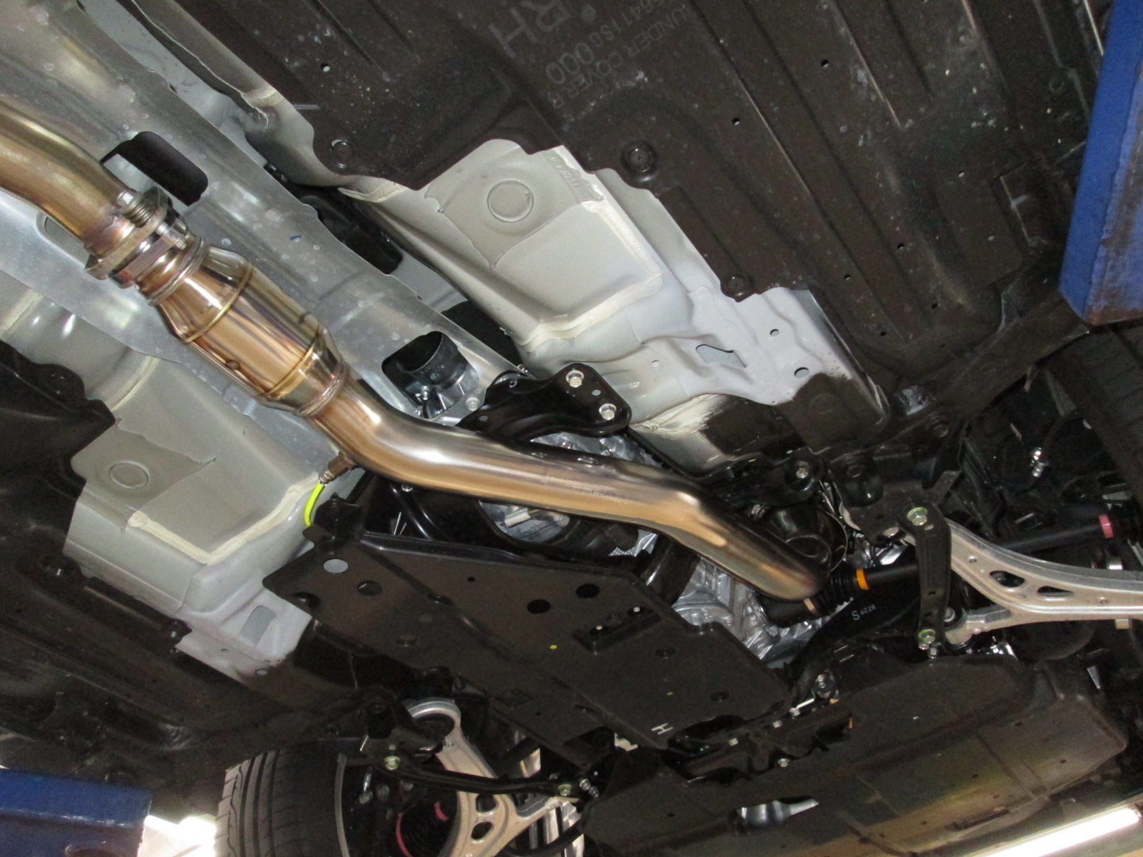 WRX VABにHKS メタルキャタライザー ECUパッケージ