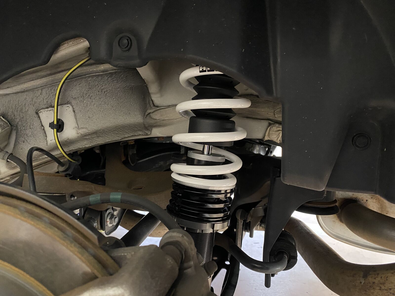 86(ZN6)にHKS車高調＆SARDダンパー取り付け : Super Autobacs