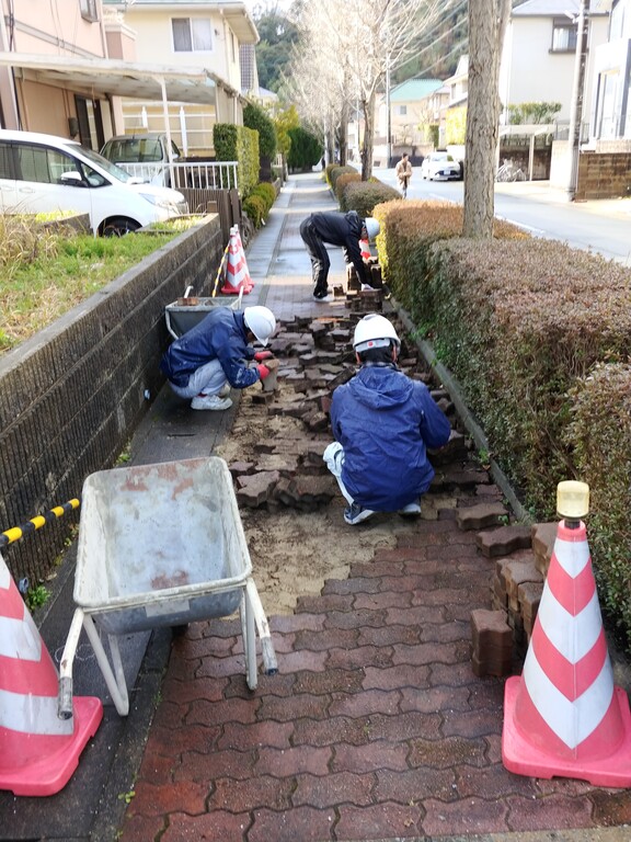 インターロッキング改修工事着工 エクステリアプランナーのブログ 写真集 Sakoyamaexterior