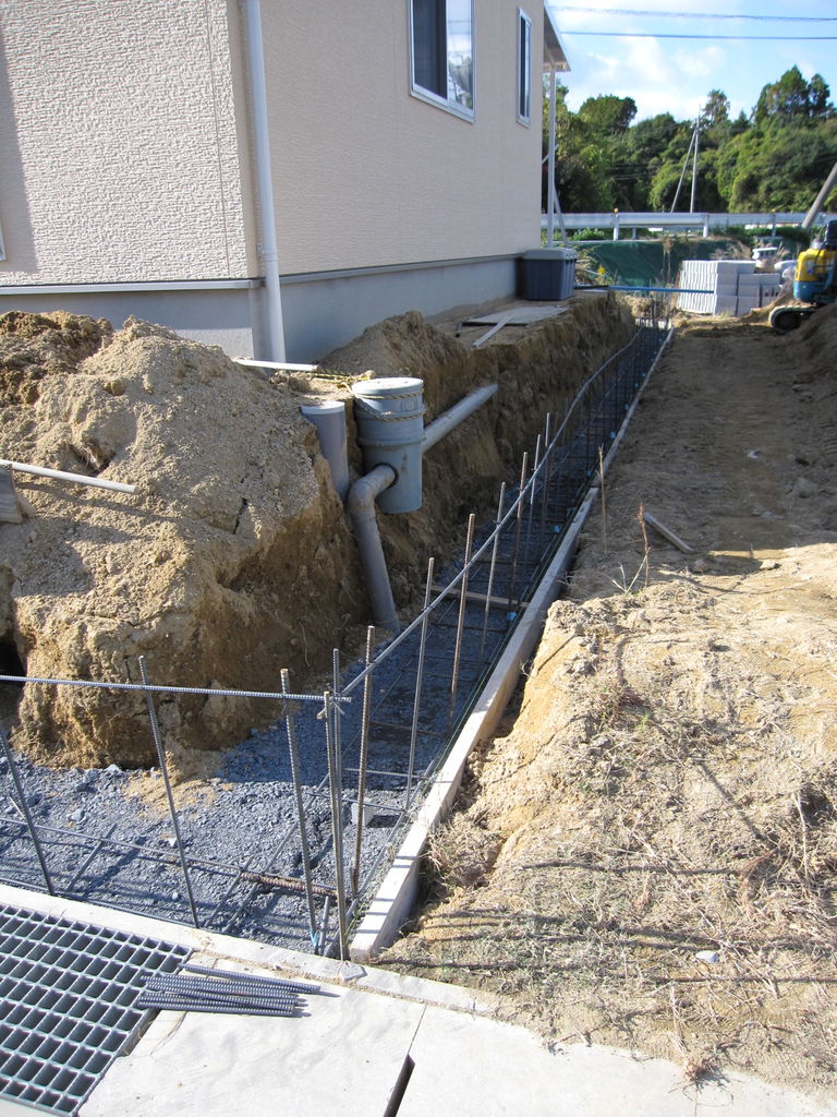 ブロック基礎工事コンクリート打設中 エクステリアプランナーのブログ 写真集 Sakoyamaexterior