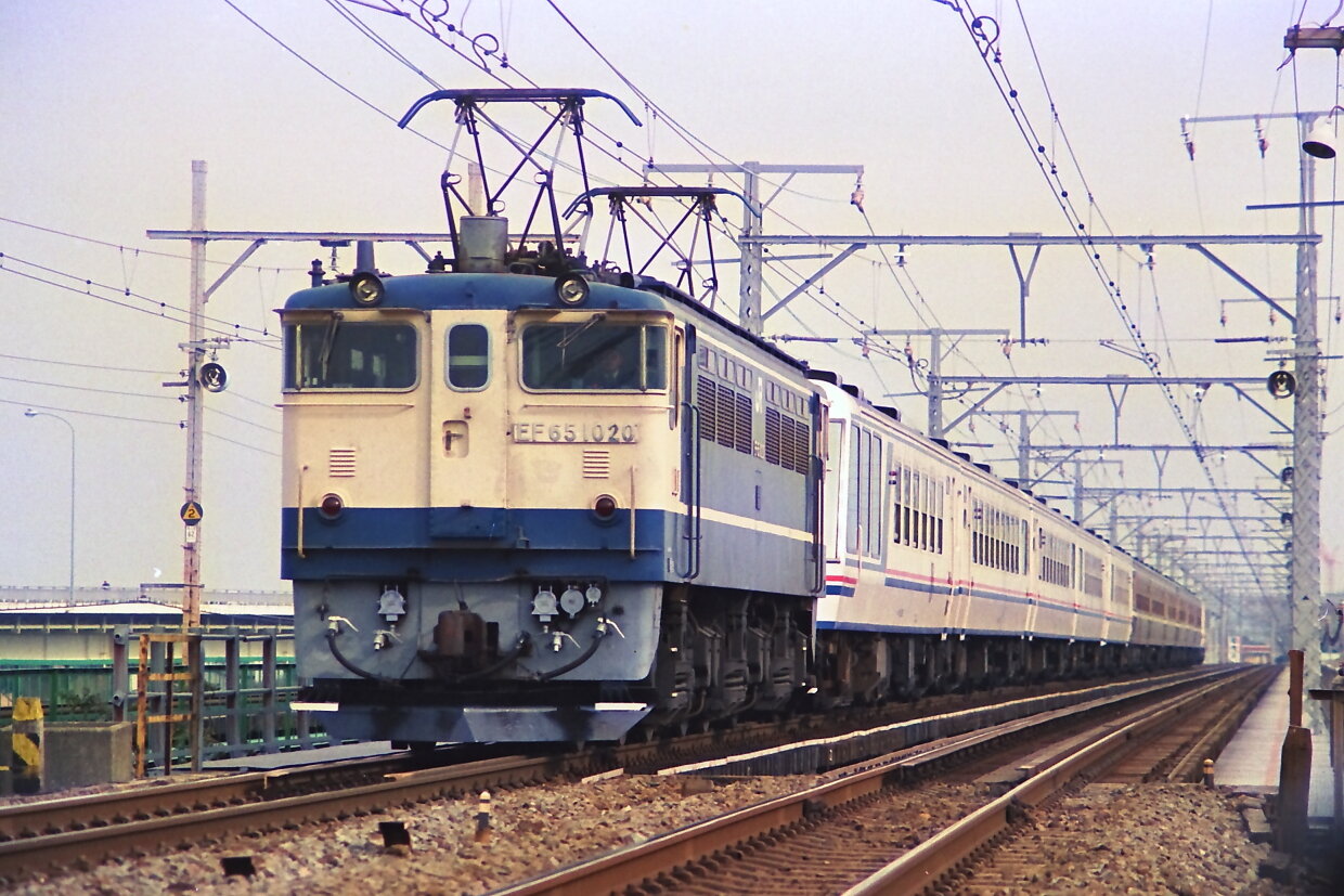 やすらぎ』の誕生（2） : 線路は続くよどこまでも