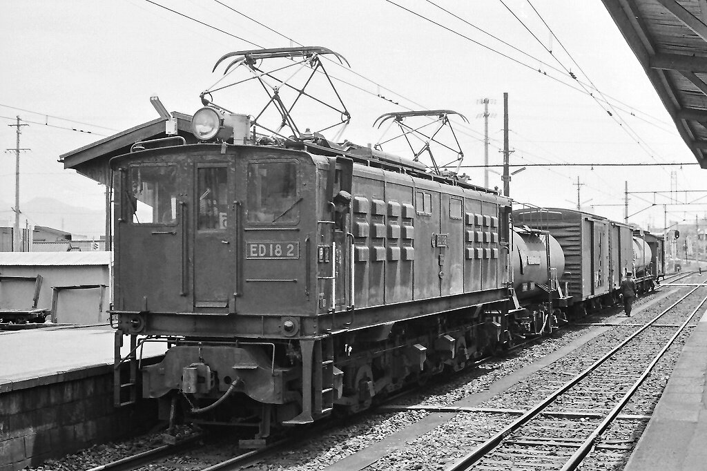 旧型電気機関車 ED17 ED18 : 線路は続くよどこまでも
