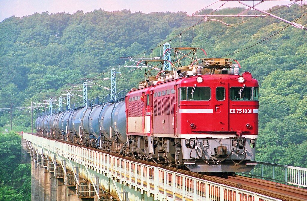 JR 貨物試験塗装の交流機関車 : 線路は続くよどこまでも