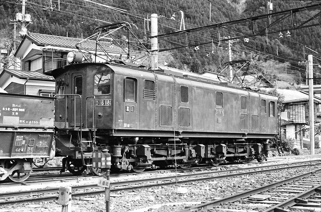 江戸時代大旧家蔵出高さ５３センチ２００〜２５０年頃欅製井戸滑車当時物コレクション d50140.jpg