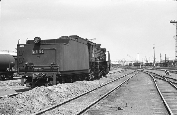 在りし日の横浜機関区 : 線路は続くよどこまでも