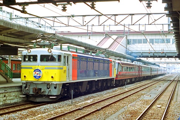 e3177c86-s.jpg
