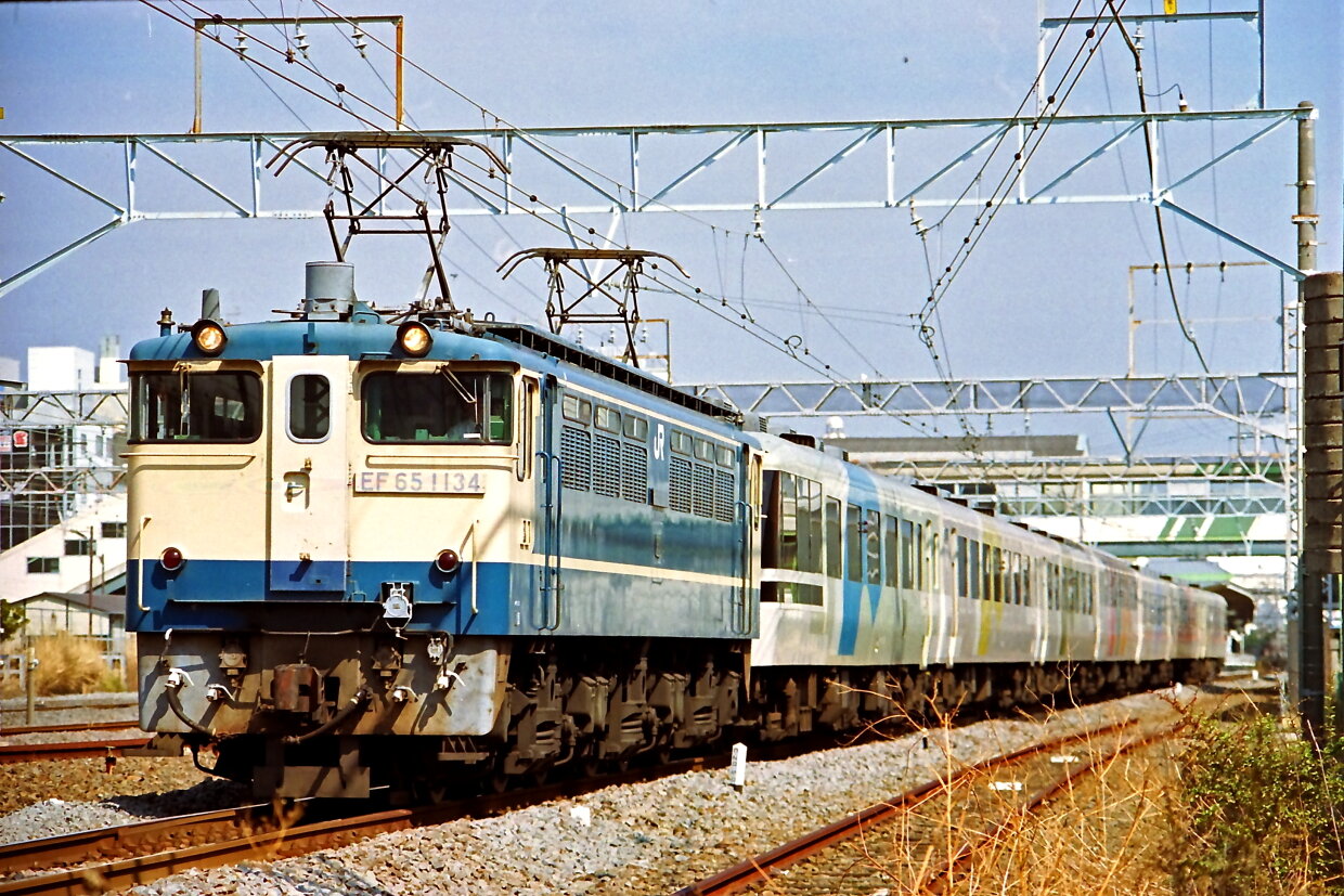 国鉄 鉄道 車内形式板 お座敷列車 スロ81 2102 堀文字 掘り字 国鉄 スロ81系お座敷客車(緑帯)セット｜製品情報｜製品検索