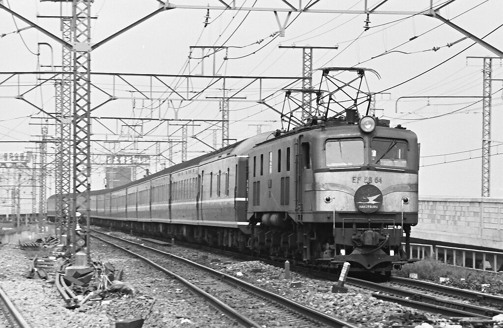 赤羽駅に進入するEF58牽引の寝台列車　色鉛筆画 手描き 赤羽駅に進入するEF58牽引の寝台列車 色鉛筆画 手描き - メルカリ