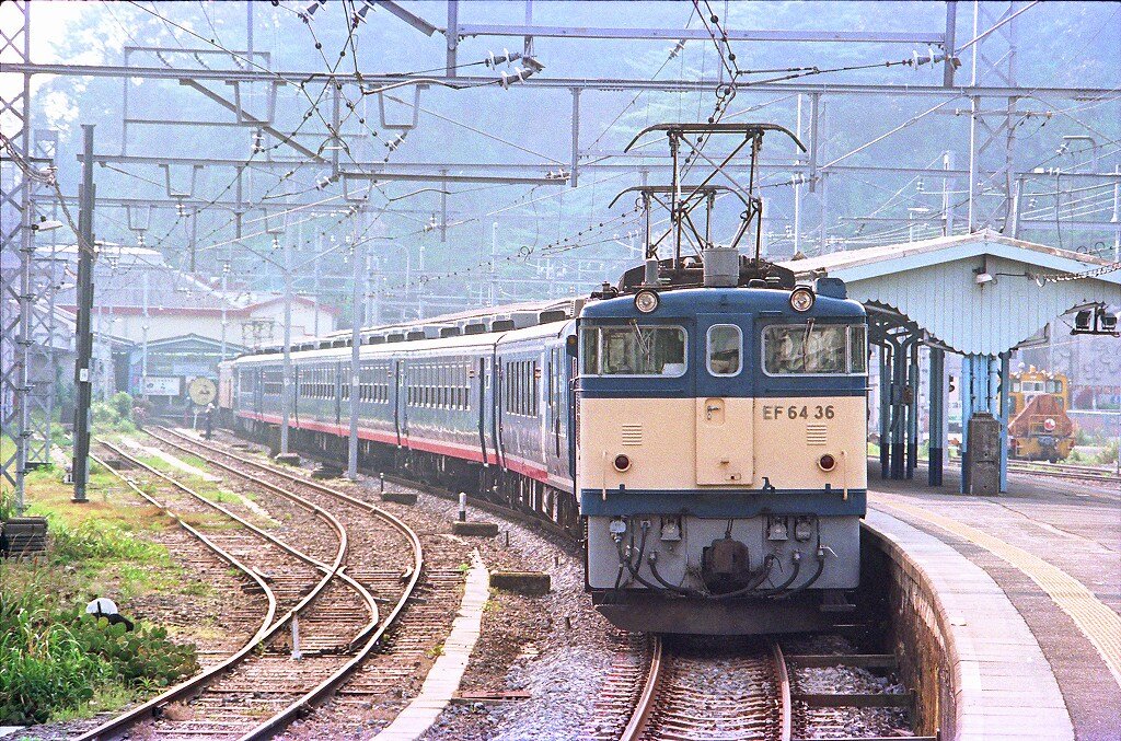 高崎配置のEF64(1) : 線路は続くよどこまでも 高崎配置のEF64(1) : 線路は続くよどこまでも
