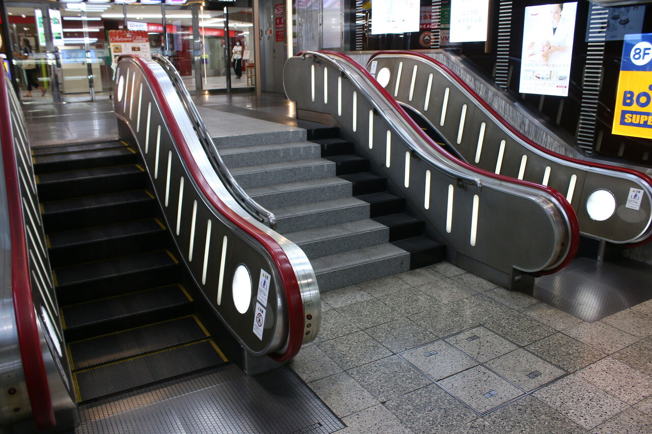 雑記 栄エリアのエスカレーター たかしまのーと 0冊目