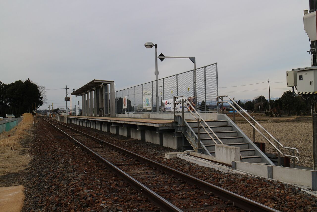 17 02 18 烏山線のキハ40惜別旅 03 下野花岡駅 まだ 旅の途中