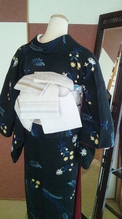黒花小紋うしろ