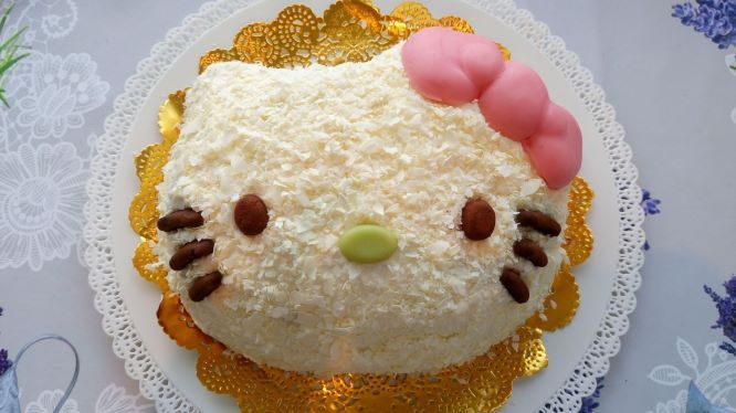 キティーちゃん 立体ケーキ Sakura Cuisine