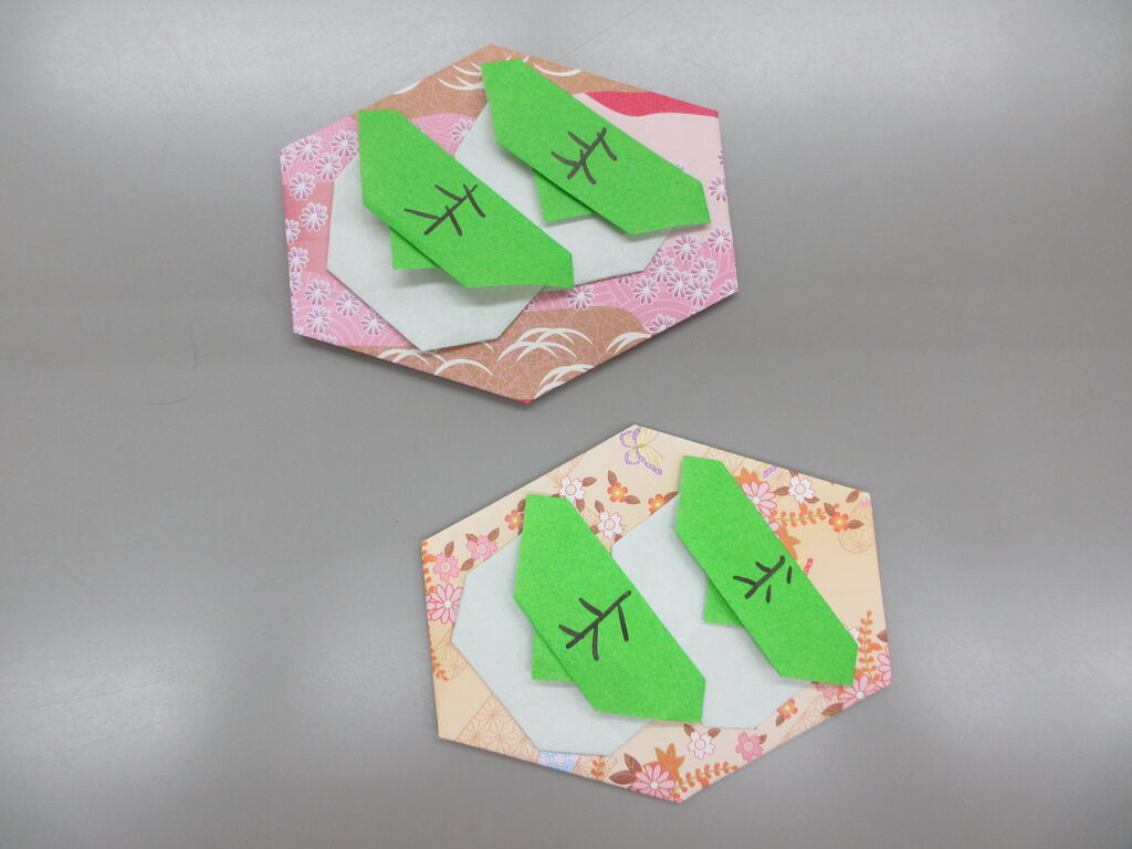 折り紙でカーネーションと柏餅を折りました さくら と きりん