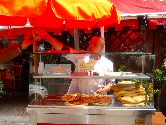 ナポリのマフィア カモッラ から足を洗って ナポリばかの食いしん坊日記