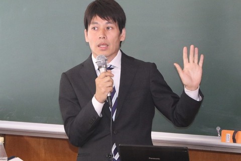 0U8A9360