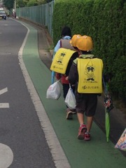 神田小アルミ缶回収1