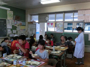 土合小わかめ給食2