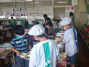 土合小わかめ給食1