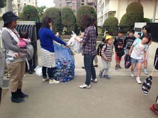 神田小アルミ缶回収2