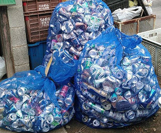 神田小アルミ缶回収4