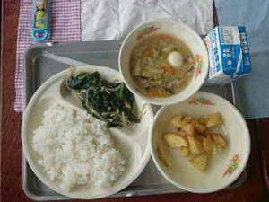 土合小わかめ給食4