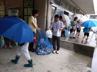 土合小20160915アルミ缶回収1