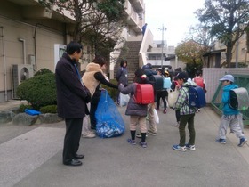 土合小アルミ缶2