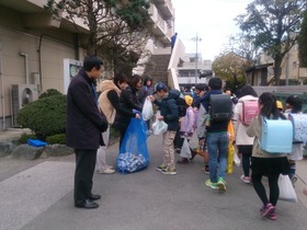 土合小アルミ缶1