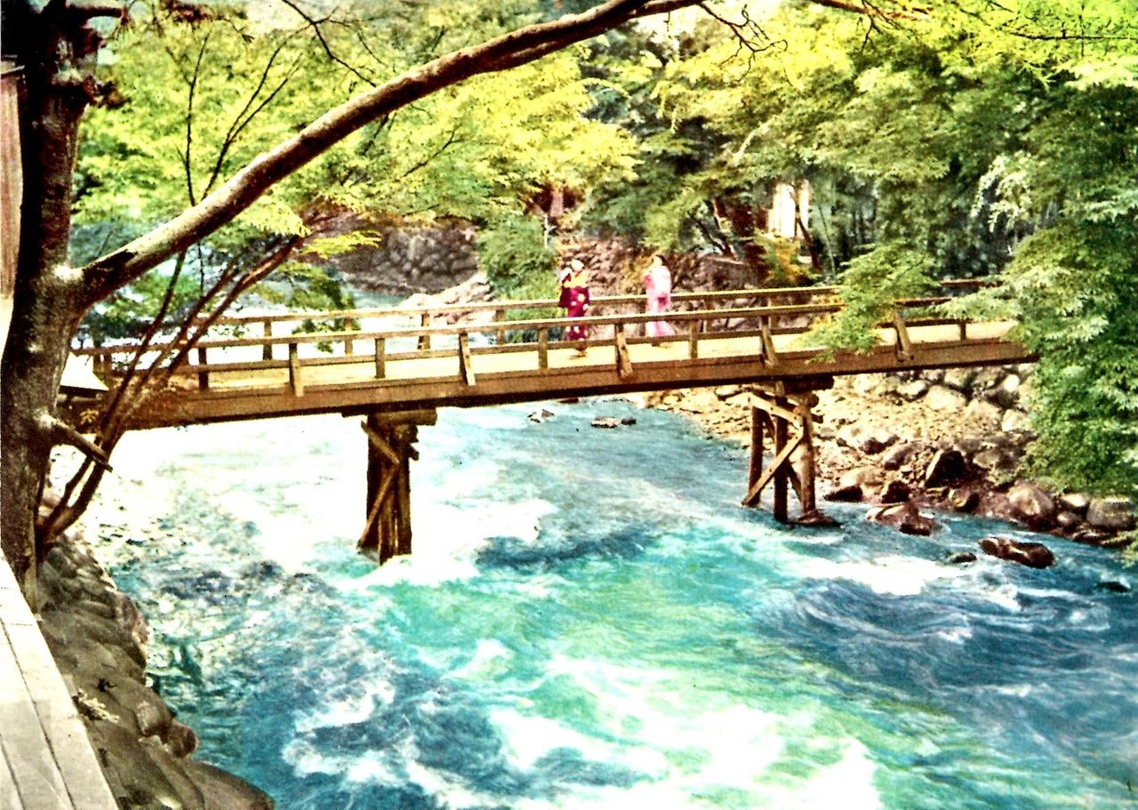 名歌鑑賞 昨日といひ 今日と暮らして あすか川 流れてはやき 月日なりけり