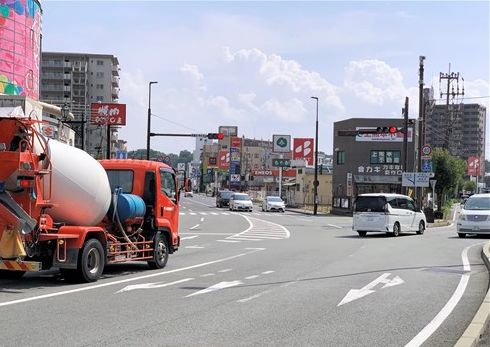 画像有 赤信号で止まる 止まらない 初見殺しのレベルを超えた三差路 たのしいまとめだよ