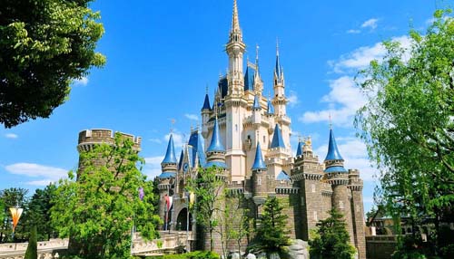 ２０１５年１月、東京ディズニーランドで『アナと雪の女王』のイベント「アナとエルサのフローズンファンタジー」開催