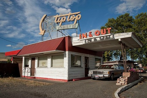 drive-in-996341_640